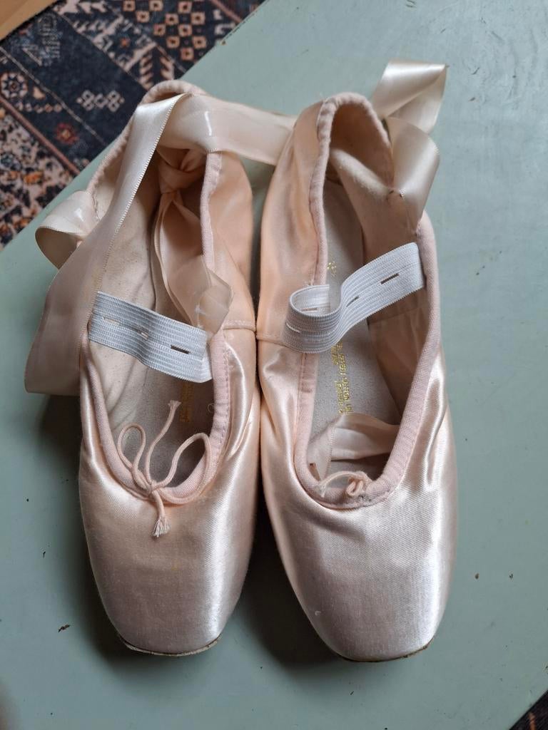 Zo goed als nieuw ballet spitzen maat 6,5, Ophalen of Verzenden, Zo goed als nieuw, Schoenen