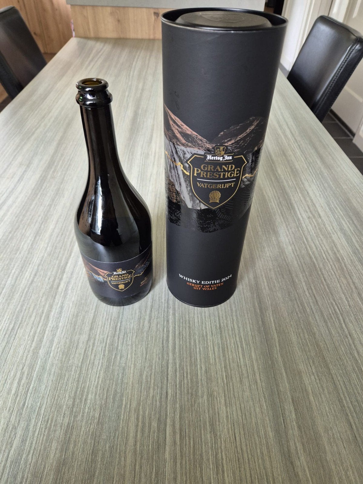 Hertog Jan vatgerijpt lege fles en koker, Ophalen, Zo goed als nieuw, Flesje(s), Hertog Jan