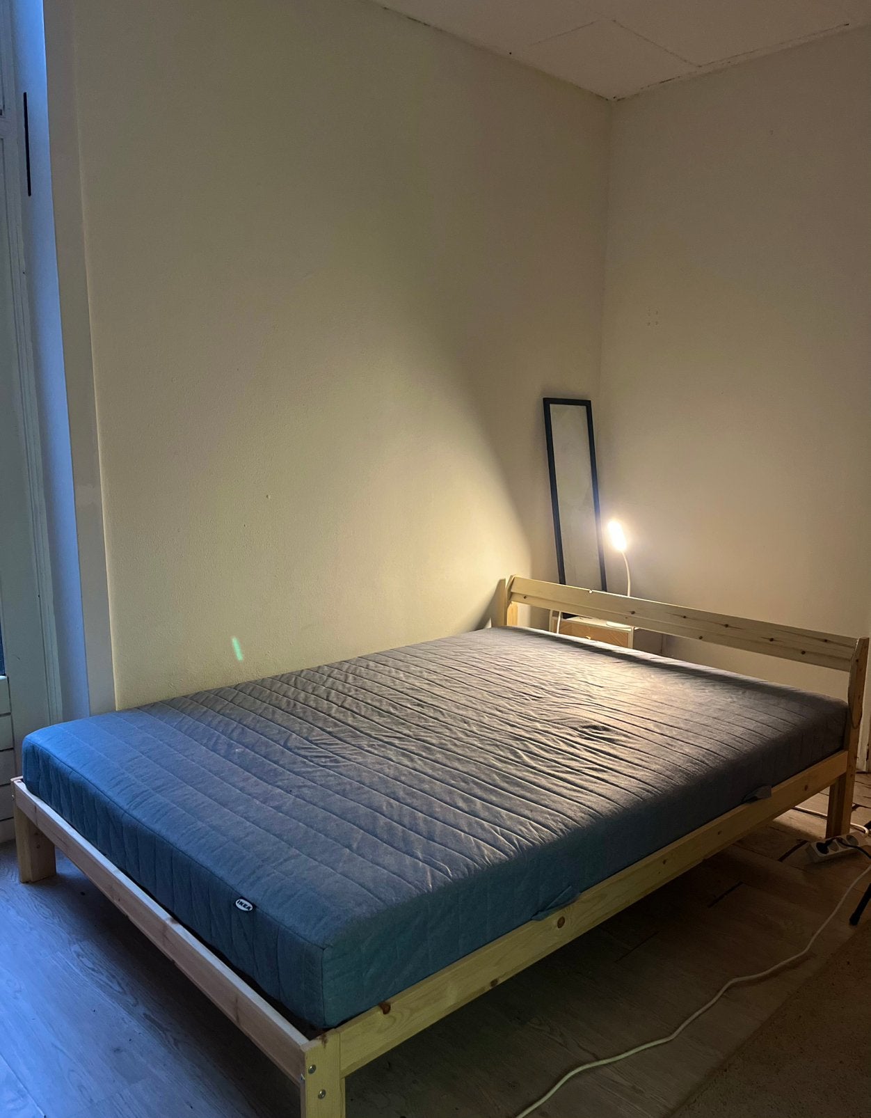Ikea bed (2 people), Beige, 200 cm, Hout, Nieuw
