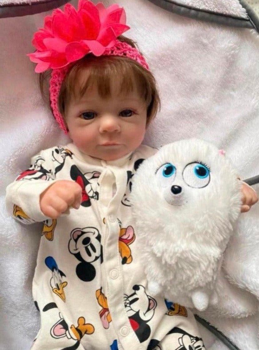Leuk Reborn baby meisje, Verzamelen, Verzenden, Zo goed als nieuw, Babypop, Levensecht of Reborn