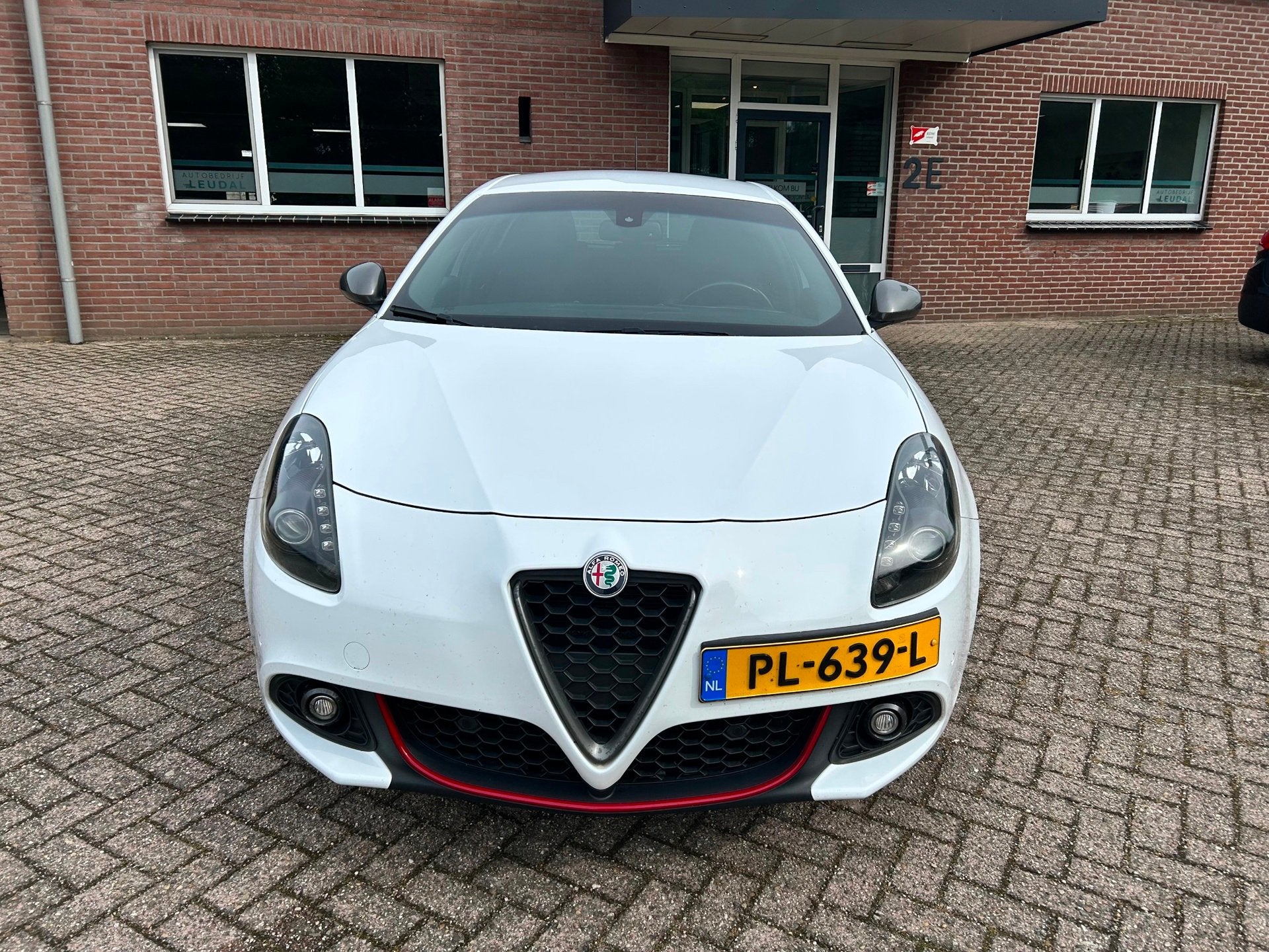 Alfa Romeo Giulietta 1.4 Turbo MultiAir Super //Nieuwe APK, 4 cilinders, Alcantara, Wit, Origineel Nederlands