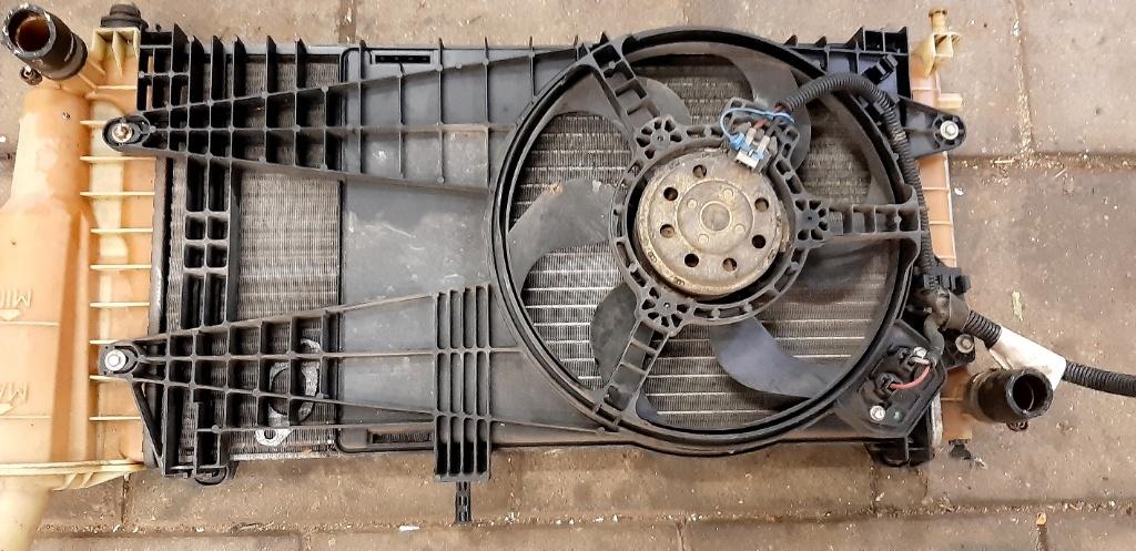 Koelvin vd radiateur Punto 2004, Auto diversen, Ophalen of Verzenden