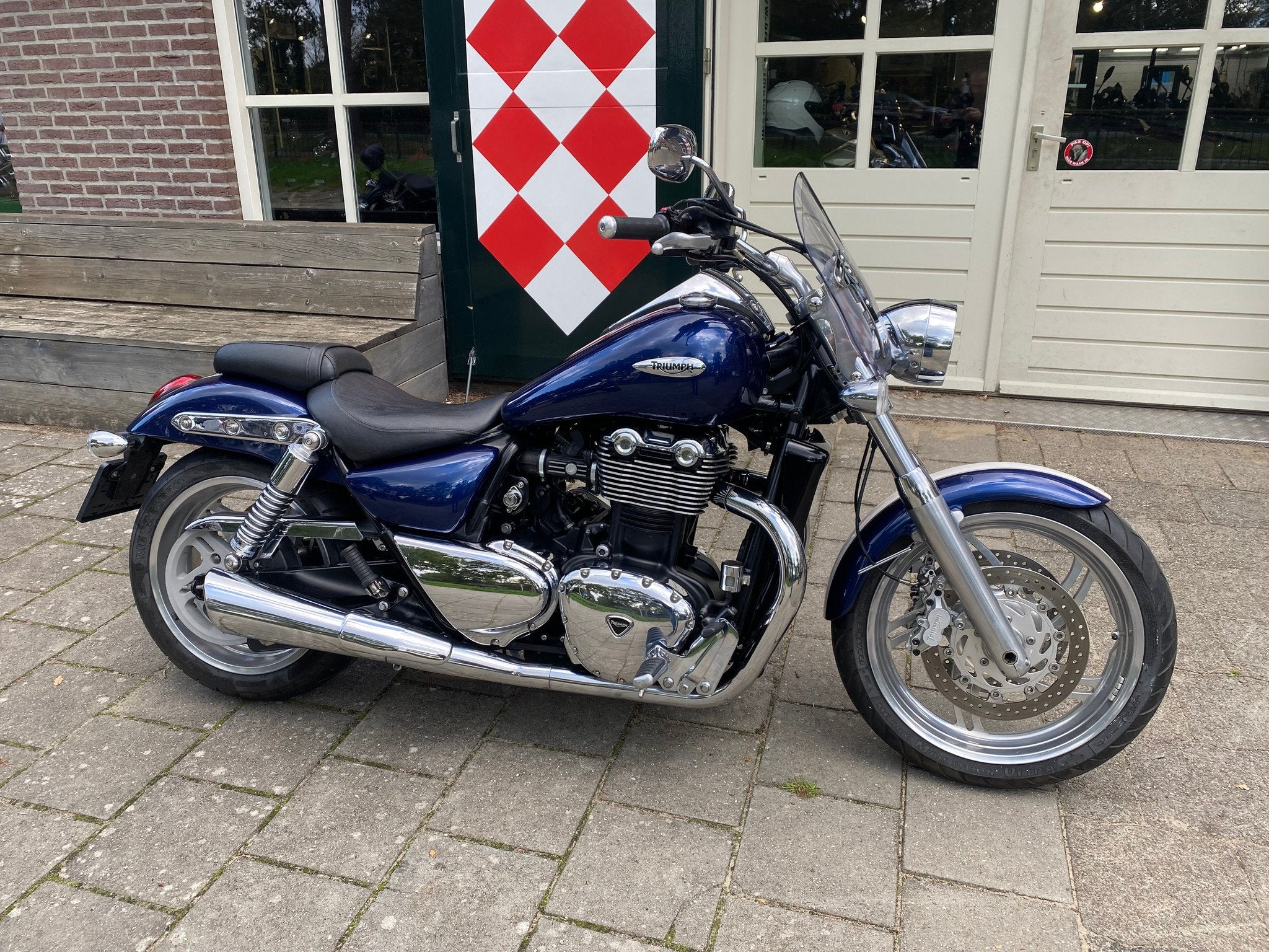 Triumph THUNDERBIRD 1600 (bj 2011), Motoren, 1600 cc, Triumph Motorcycles Ltd., Chopper, After.sales@triumph.co.uk