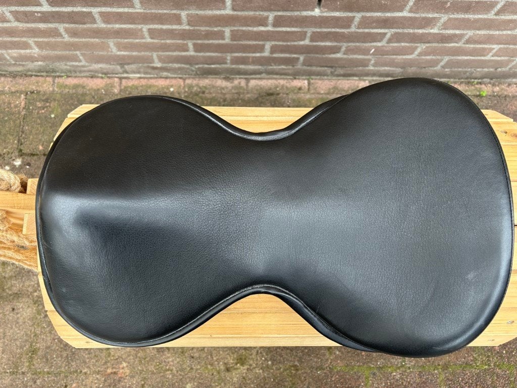Tweedehands Classic seat 17,5 inch zwart glad leer Freeform, Dieren en Toebehoren, Ophalen of Verzenden, Gebruikt, Dressuur