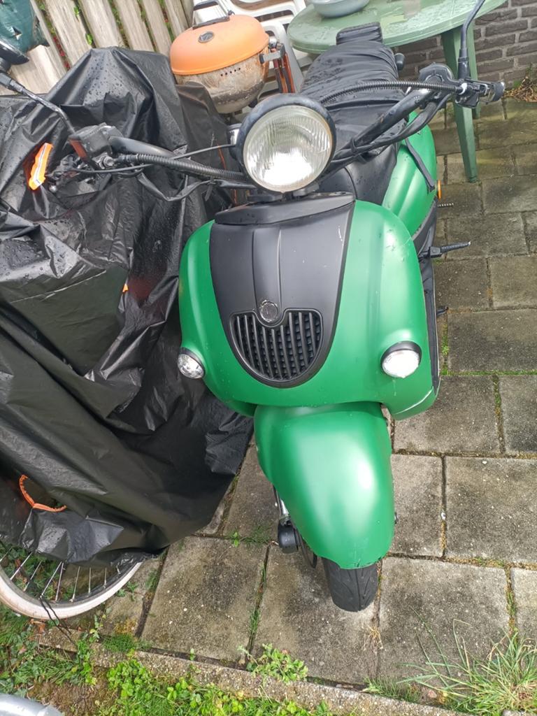 GRATIS Fosti Grande Retro scooter, Fietsen en Brommers, Snorfietsen en Snorscooters, Ophalen, Gebruikt, Benzine, Overige merken