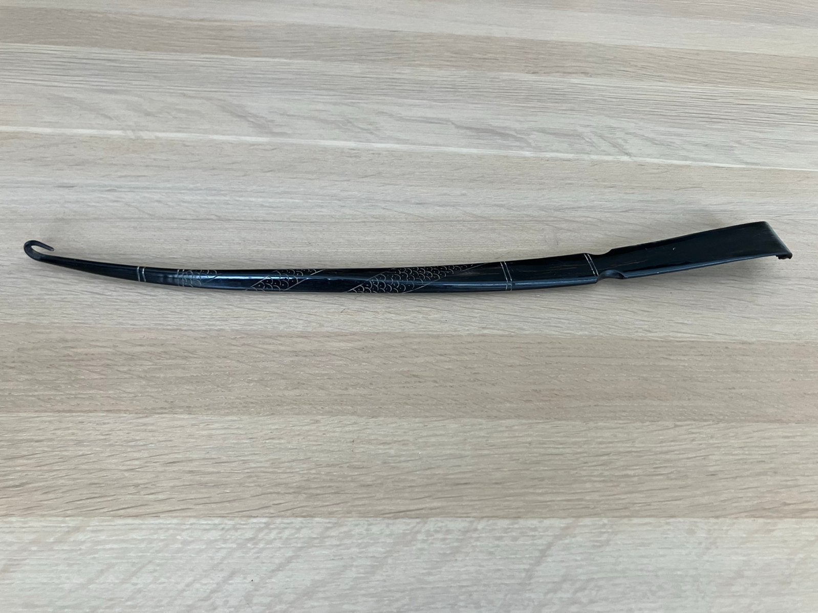 Antiek uit hoorn gesneden rugkrabber Indonesië 38 cm, Ophalen of Verzenden