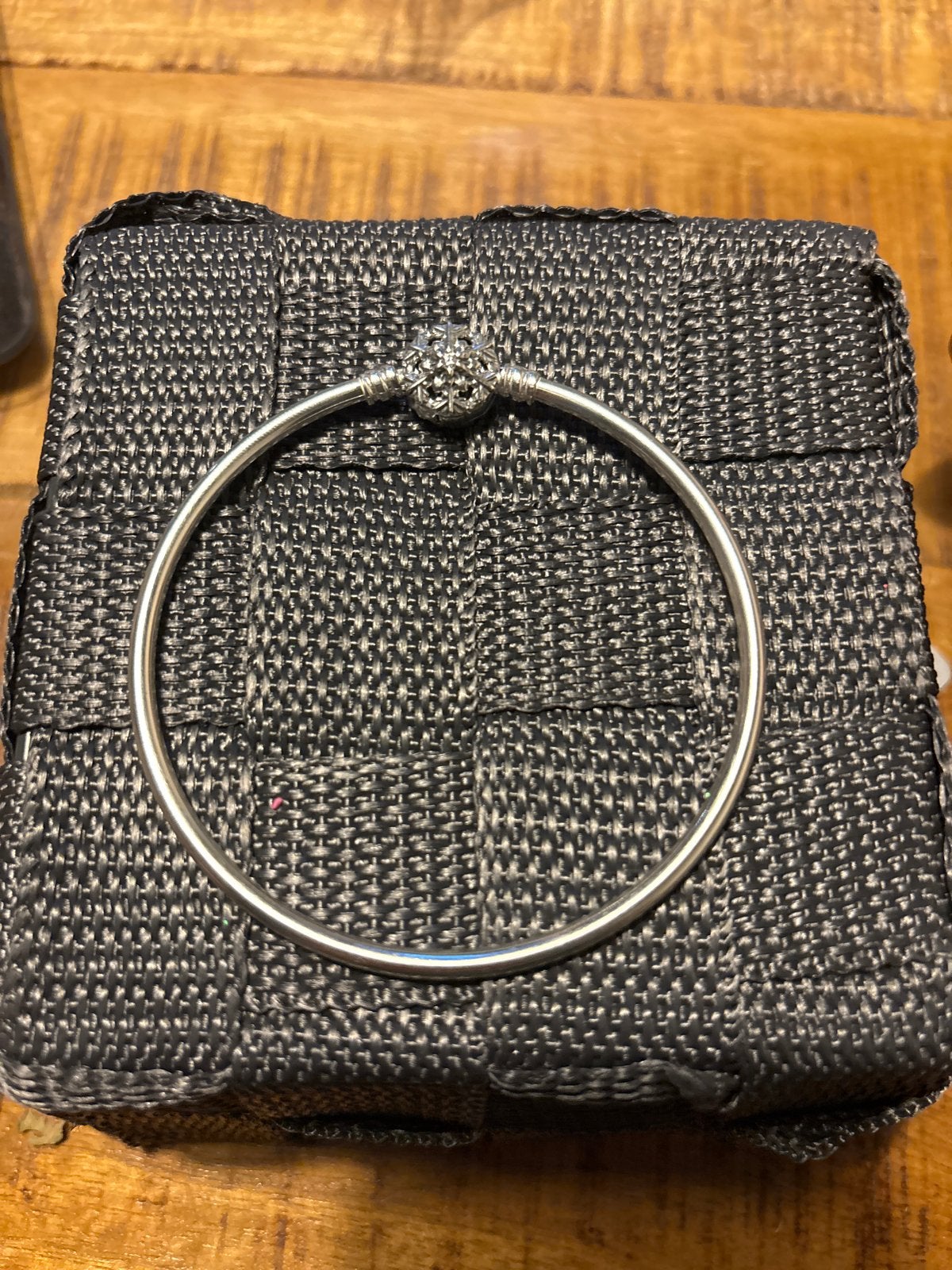 Pandora zilveren armband met gedetailleerde sluiting, Nieuw, Ophalen of Verzenden, Met bedels of kralen, Zilver