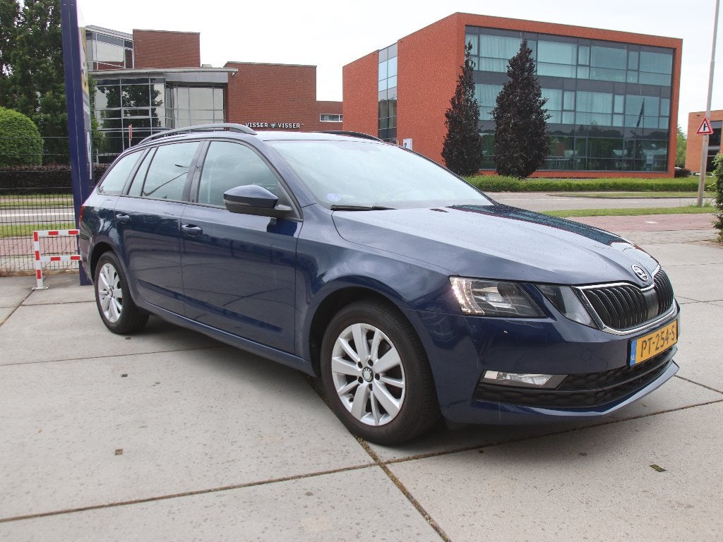 Skoda Octavia 1.0 TSI 85KW Combi Dsg-7 2017 Blauw, Lichtsensor, Stof, 1169 kg, Blauw