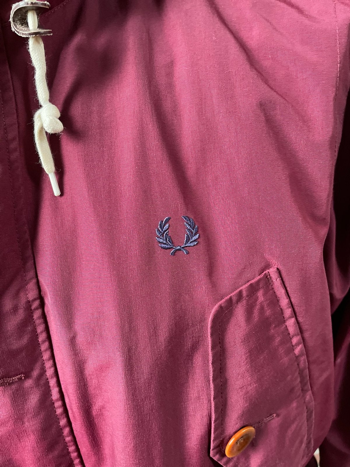 Fred Perry Hooded Mountain Parka J4243 - Bordeauxrood Maat L, Ophalen of Verzenden, Gedragen, Maat 42/44 (L), Rood