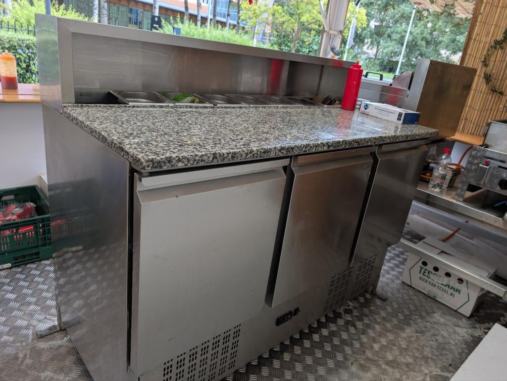 Te Koop Volledig Uitgeruste Foodtruck/Verkoopwagen, Ophalen
