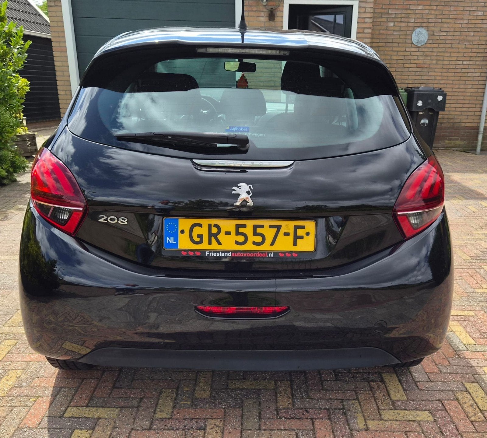Peugeot 208 1.2 VTI 60KW/82PK 5-D 2015 Zwart, Voorwielaandrijving, 31 €/maand, 1199 cc, Origineel Nederlands