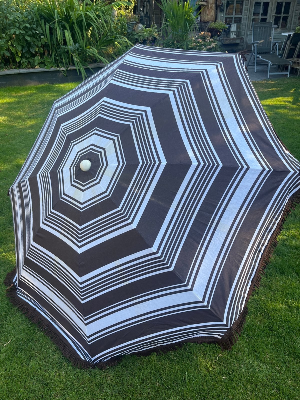 Vintage Strandparasol bruin wit  gestreept met Franjes, Tuin en Terras, Parasols, Ophalen, Gebruikt, 1 tot 2 meter, Strandparasol