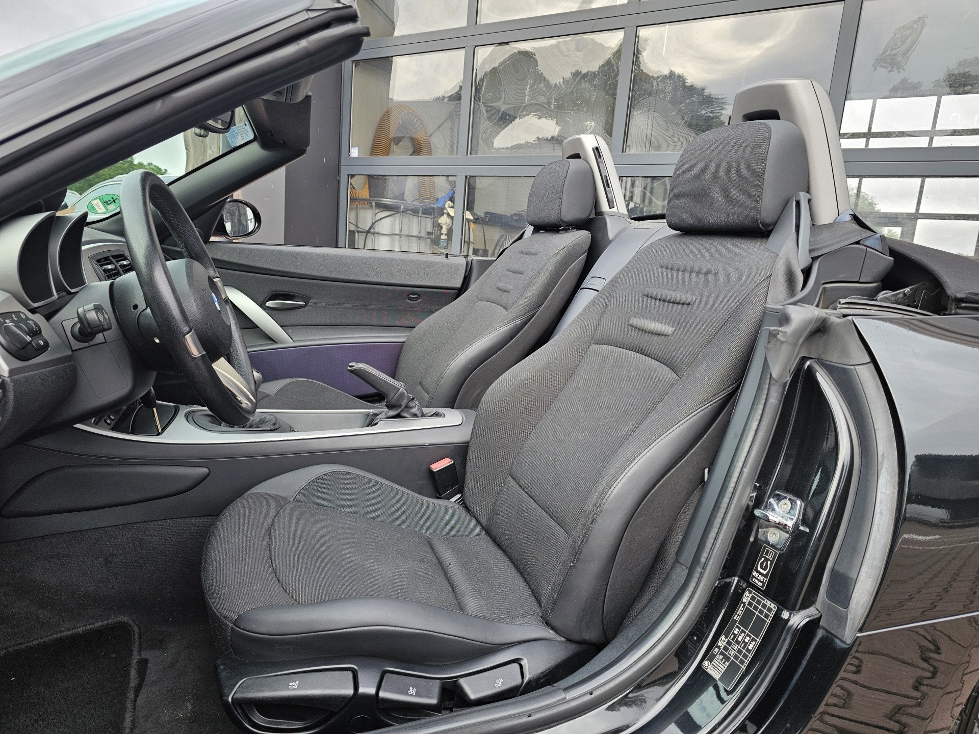 BMW Z4 Roadster 2.0i Introduction Cabrio | Softtop | Airco |, 13 km/l, Zwart, 4 cilinders, Elektrische ramen