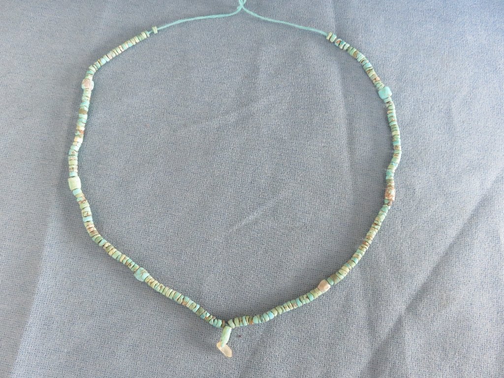 Egyptische rijk – halssnoer van steen – ca. 2500 jaar oud, Sieraden, Tassen en Uiterlijk, Antieke sieraden, Ophalen of Verzenden