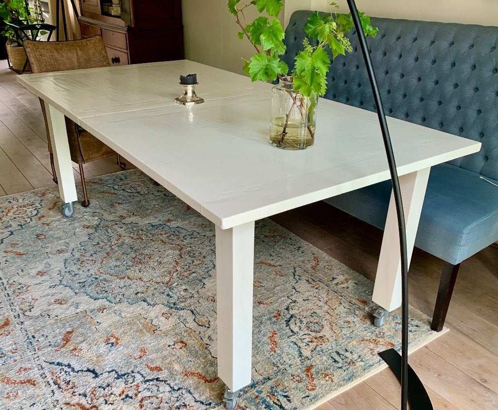 Eettafel, zwaar, hout, robuust, op wielen!, Huis en Inrichting, Tafels | Eettafels, Ophalen, Gebruikt, Stoer, degelijk, praktisch.