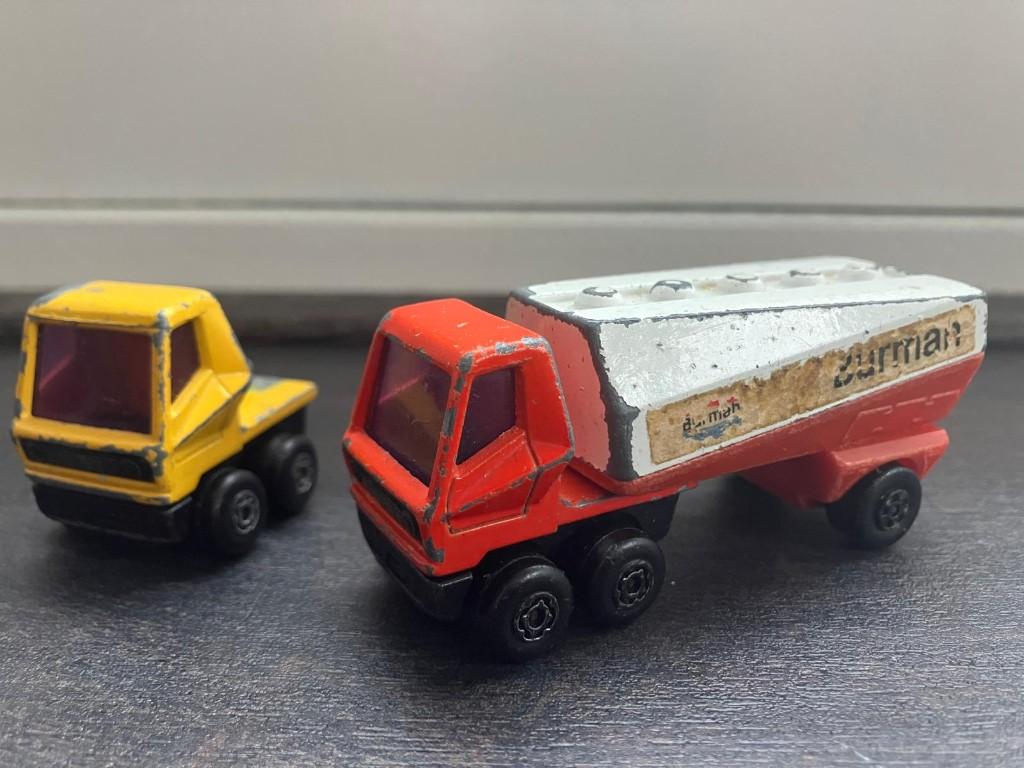 Matchbox Freeway gas tanker no 63 met extra truck, Ophalen of Verzenden, Gebruikt, Bus of Vrachtwagen