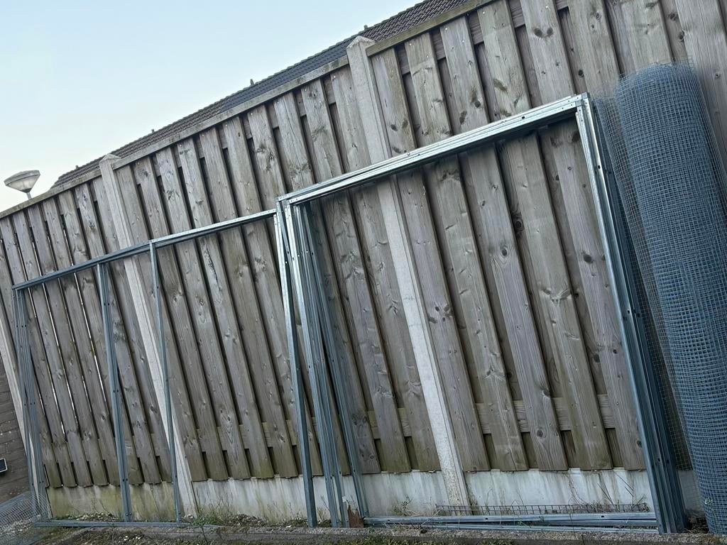 Panelen en gaas voor een ren, Tuin en Terras, Ophalen, Zo goed als nieuw, Minder dan 10 meter