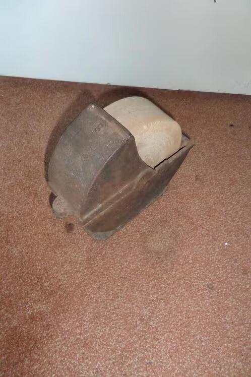Slijpsteen - Praktikus uit 1920 - 65mm brede steen - €55,-, Ophalen