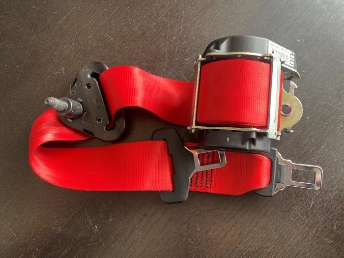 Gordelspanner midden achter van een Renault Clio (Clio 4 12-, Auto-onderdelen, Gebruikt, -, Renault, -