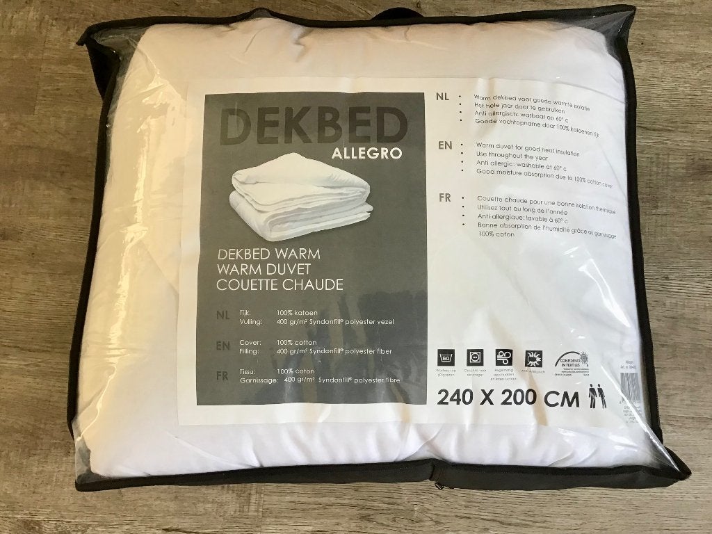 Nieuw!! Dekbed 240X200. Splinternieuw, in de verpakking, Huis en Inrichting, Ophalen, Wit, Deken of Dekbed, Nieuw