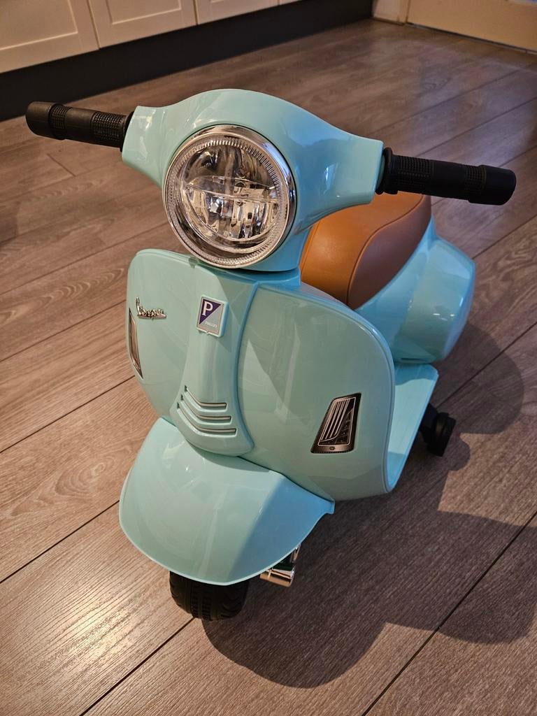 Vespa mini electrische brommer met verlichting en toeter, Ophalen, 20 inch of meer