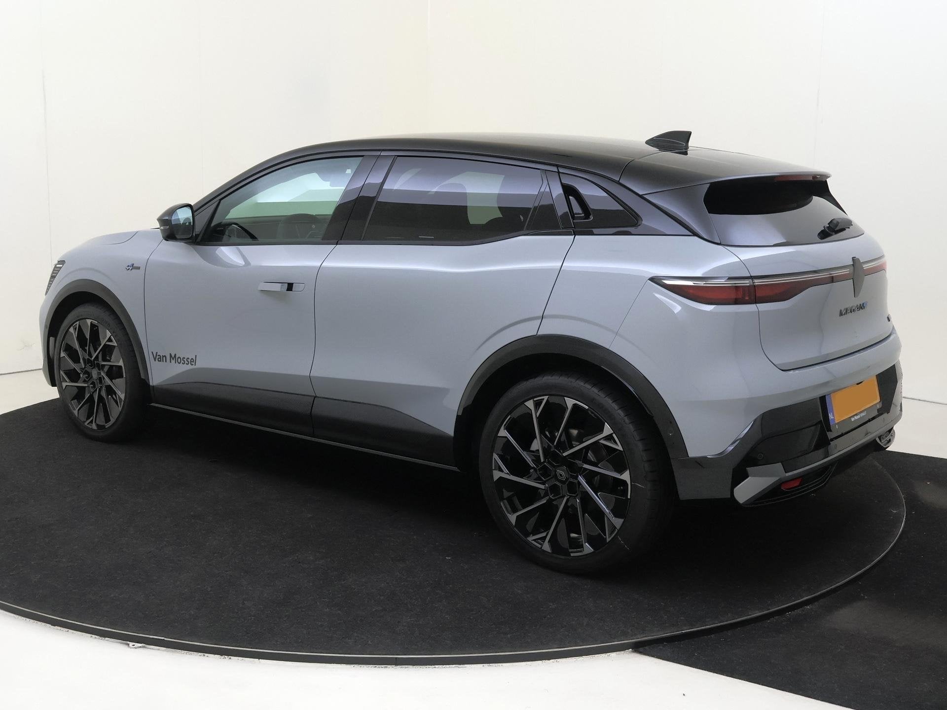 Renault Megane E-Tech Esprit Alpine 220 pk comfort range | P, 468 km, 1619 kg, Zilver of Grijs, Automatische klimaatregeling