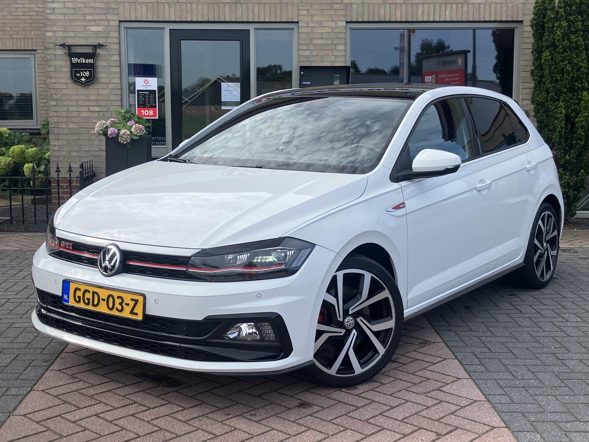 Volkswagen Polo 2.0 TSI GTI | ACC | Open dak | LED, Stof, Gebruikt, 4 cilinders, 1984 cc