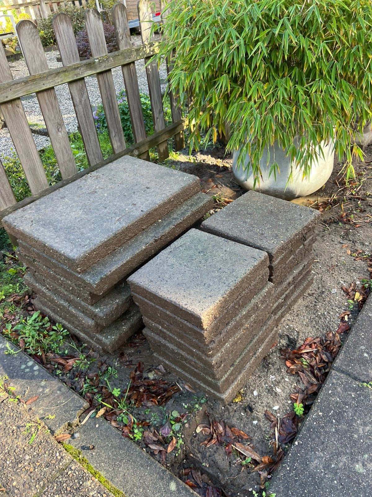 Stoeptegels 30x30 cm gratis op te halen., Ophalen, Gebruikt, Beton, Overige typen