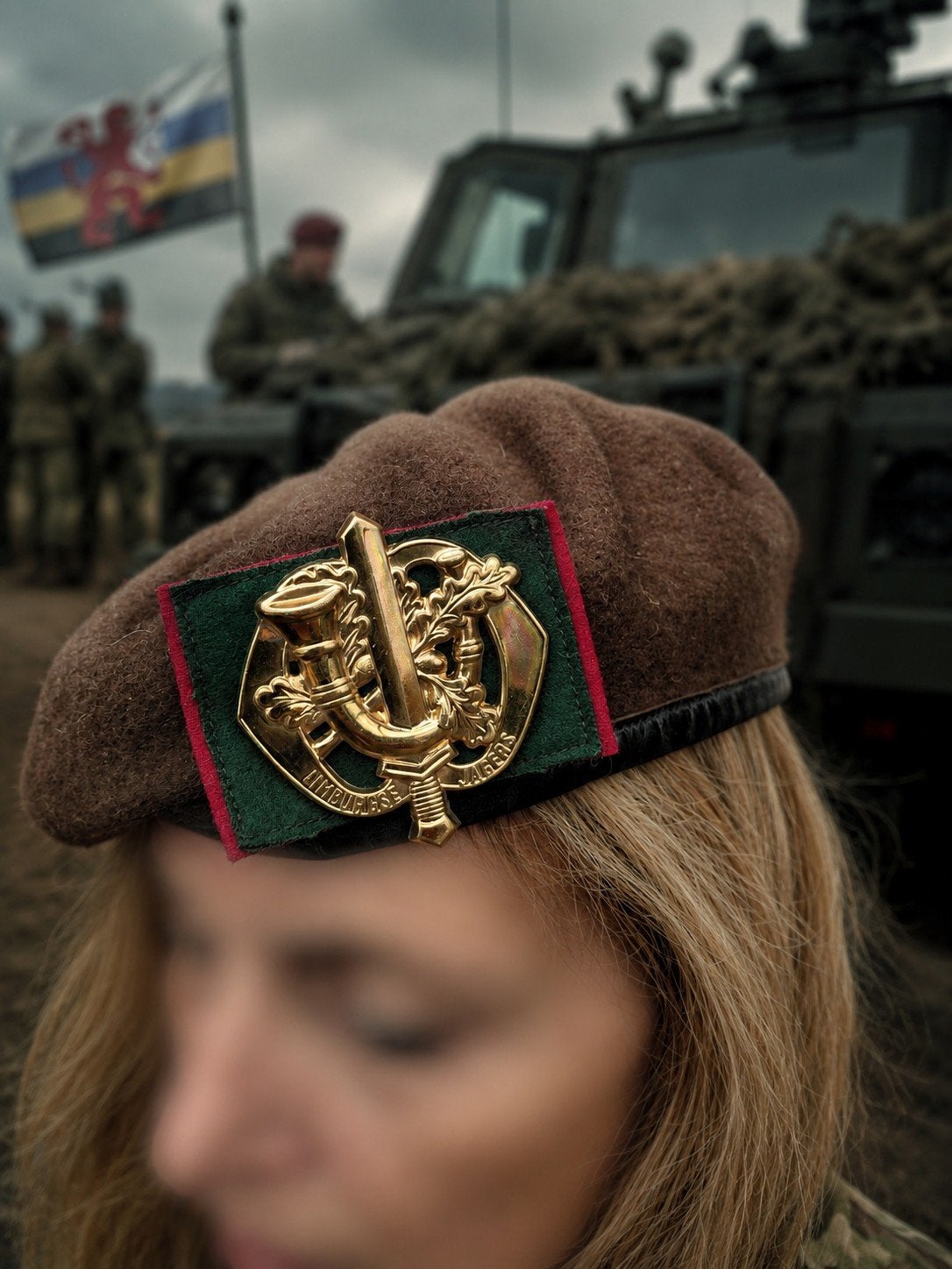 Baret Limburgse Jagers - Militaire Hoofddeksel, Verzamelen, Ophalen of Verzenden, Landmacht, Nederland, Helm of Baret