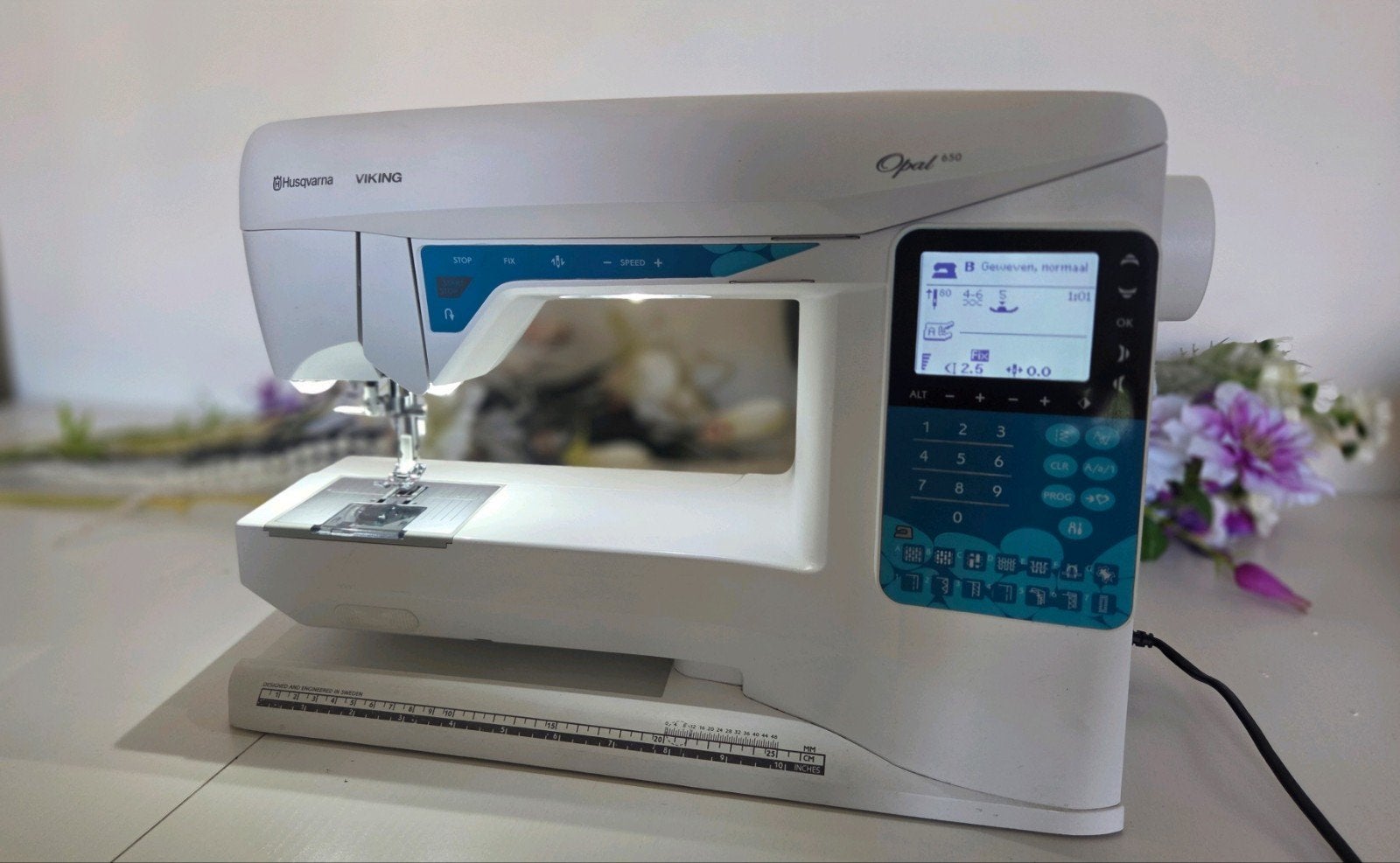Husqvarna Opal 650 naaimachine, Ophalen, Gebruikt, Naaimachine, Husqvarna