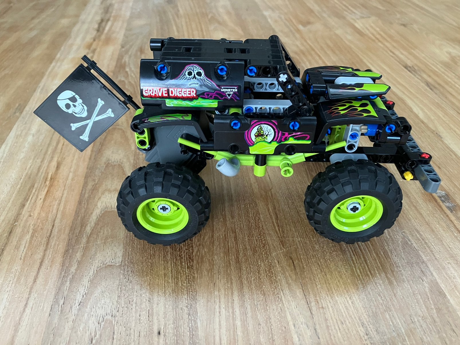 Monster Jam Grave Digger pullback compleet Technisch LEGO, Inclusief instructies, Lego, Ophalen of Verzenden, Zo goed als nieuw
