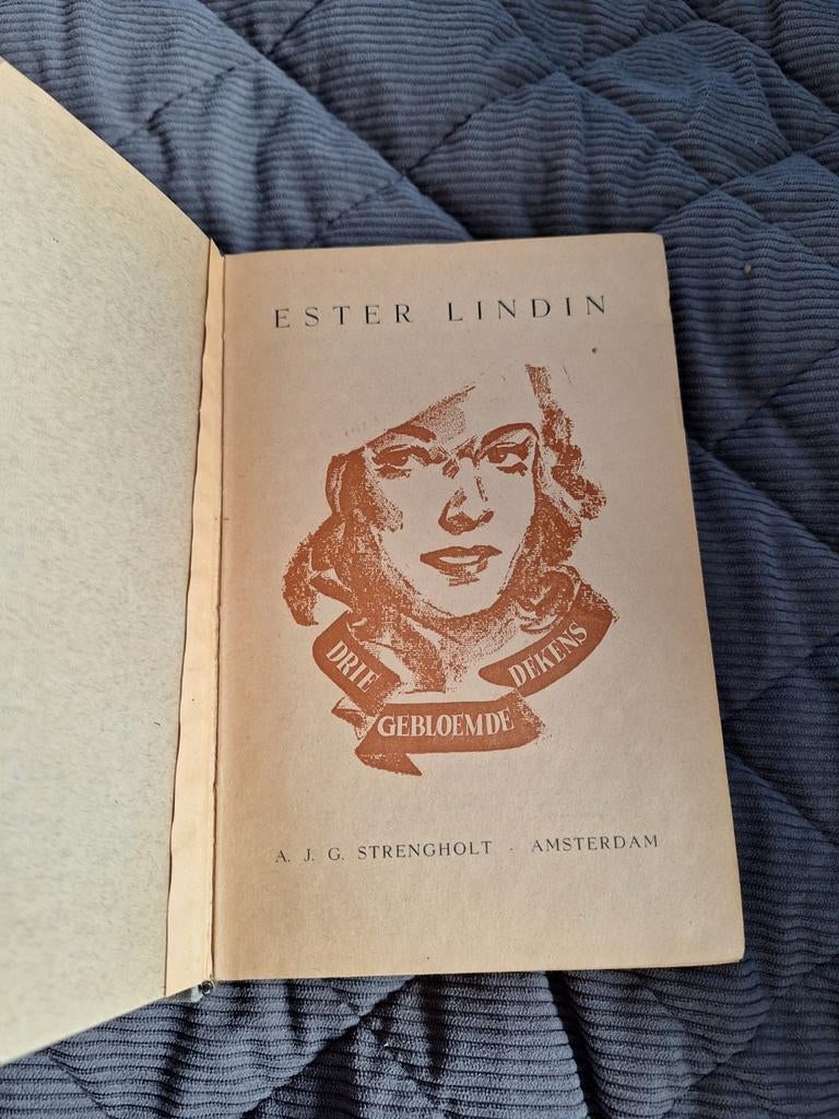 Drie gebloemde dekens - Ester Lindin (A.J.G. Strengholt), Ophalen of Verzenden
