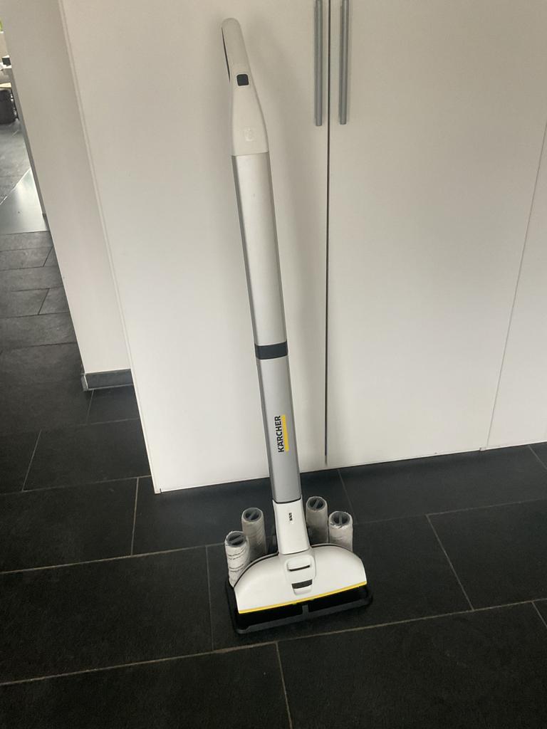 Kärcher Premium vloerreiniger draadloos, Huis en Inrichting, Schoonmaakartikelen, Ophalen, Mop of Dweil