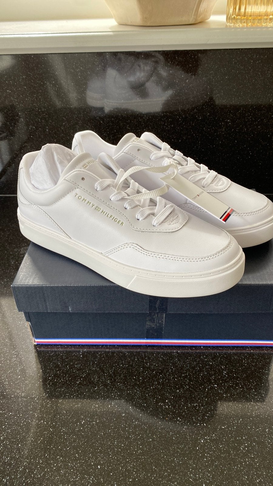 Nieuwe tommy hilfiger schoenen 38, Ophalen of Verzenden, Zo goed als nieuw