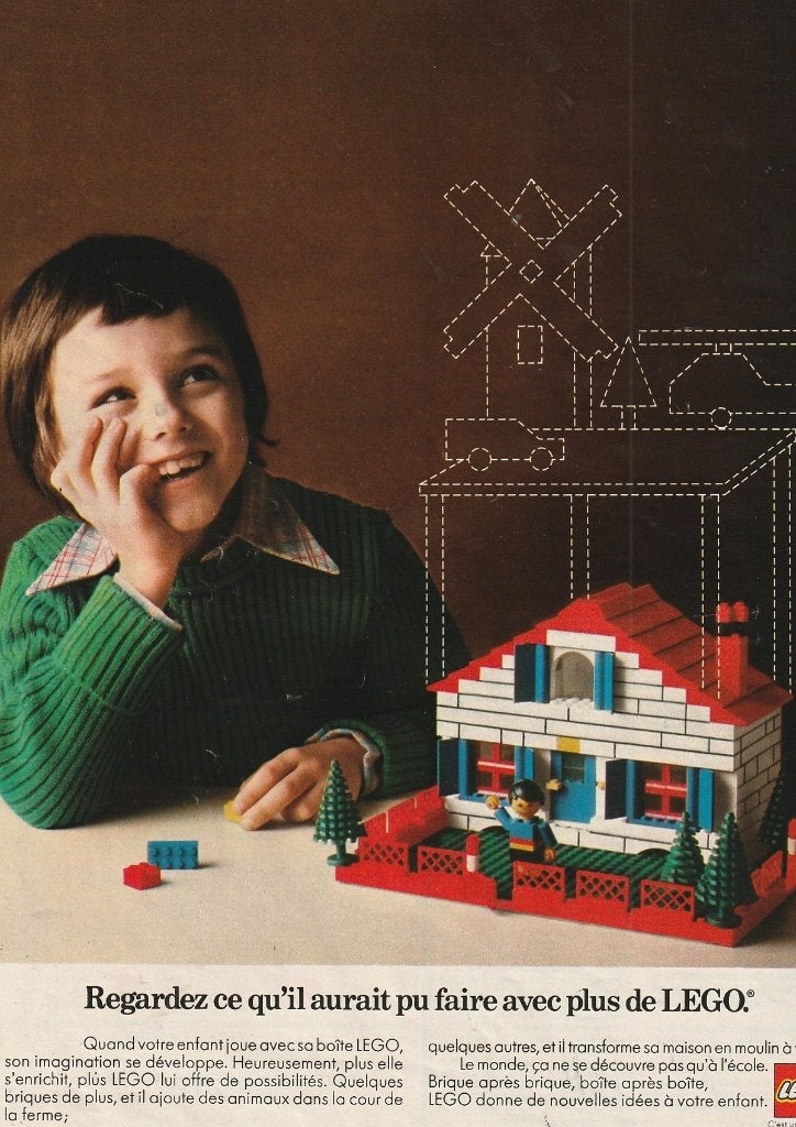 Retro reclame 1978 Lego jongetje met gebouwd huisje, Verzenden, Overige typen