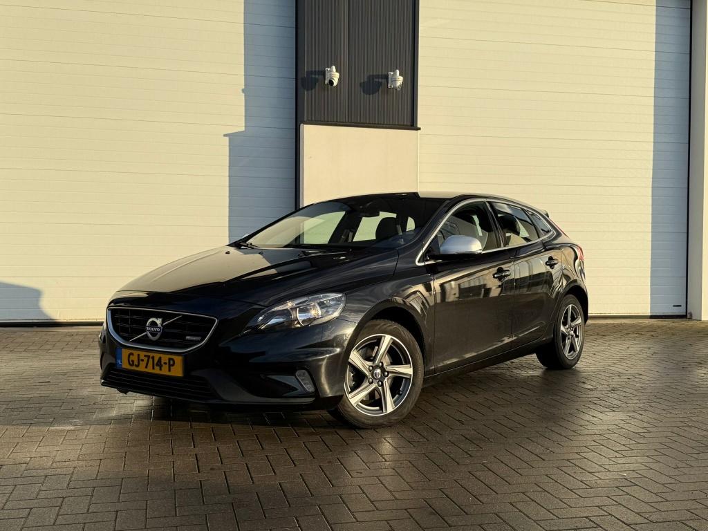 Volvo V40 1.6 T4 | 210 PK | Distributie Vervangen | Automaat, 1596 cc, Zwart, 4 cilinders, 700 kg