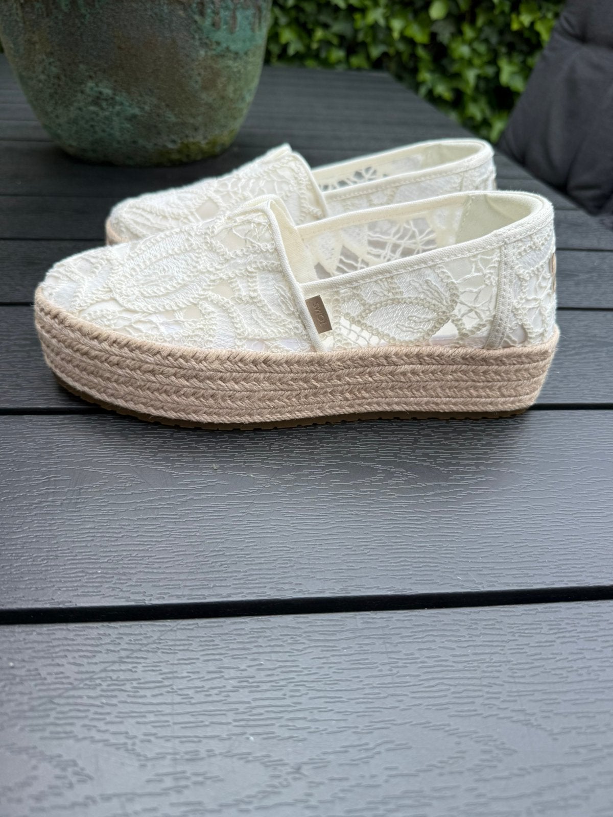 Instapper. Toms. Maat 37, Kleding | Dames, Schoenen, Verzenden, Zo goed als nieuw, Wit, Instappers