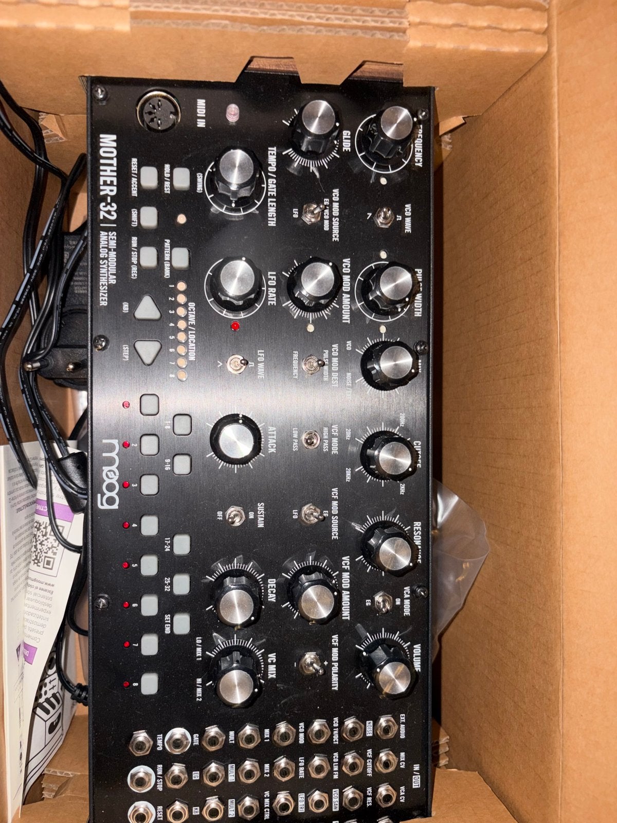 Moog Mother-32 Semi-Modulaire Analoge Synthesizer, Overige merken, Gebruikt, Met midi-aansluiting, Overige aantallen