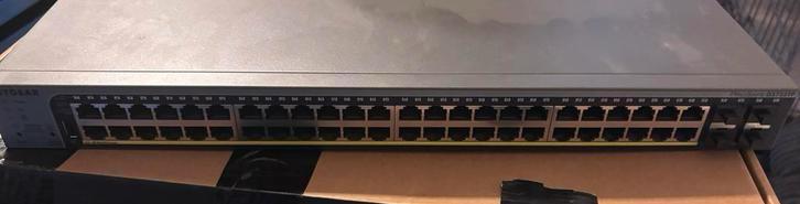 Netgear Prosafe GS752T Gigabit Managed Switch, Computers en Software, Netwerk switches, Gebruikt, Ophalen of Verzenden