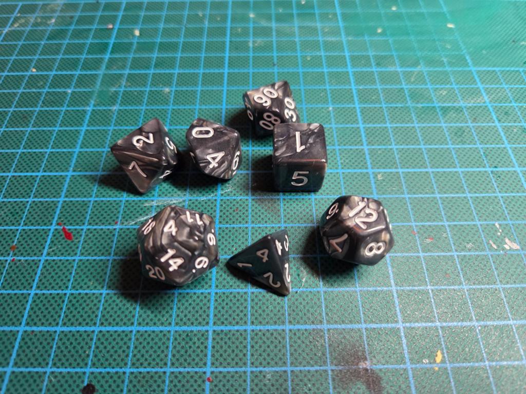 Dungeons and Dragons Dobbelstenen, Ophalen of Verzenden, Zo goed als nieuw