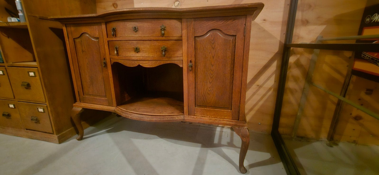 Antiek dressoir van eikenhout, Ophalen