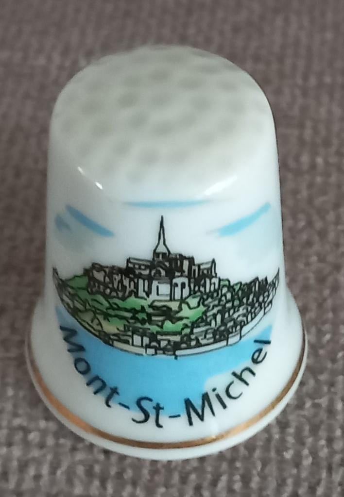Vingerhoedje Mont St Michel, Verzamelen, Ophalen of Verzenden, Zo goed als nieuw, Porselein, Buitenland