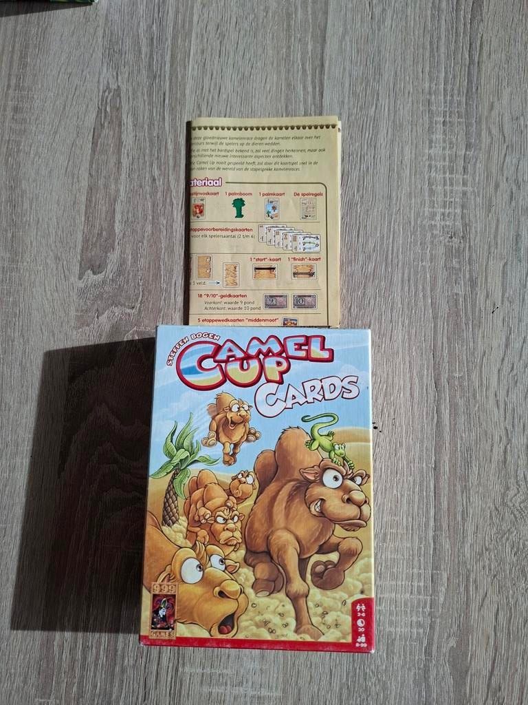 Camel Up Cards - Het spannende kaartspel, Vijf spelers of meer, Ophalen of Verzenden, Zo goed als nieuw, 999 Games