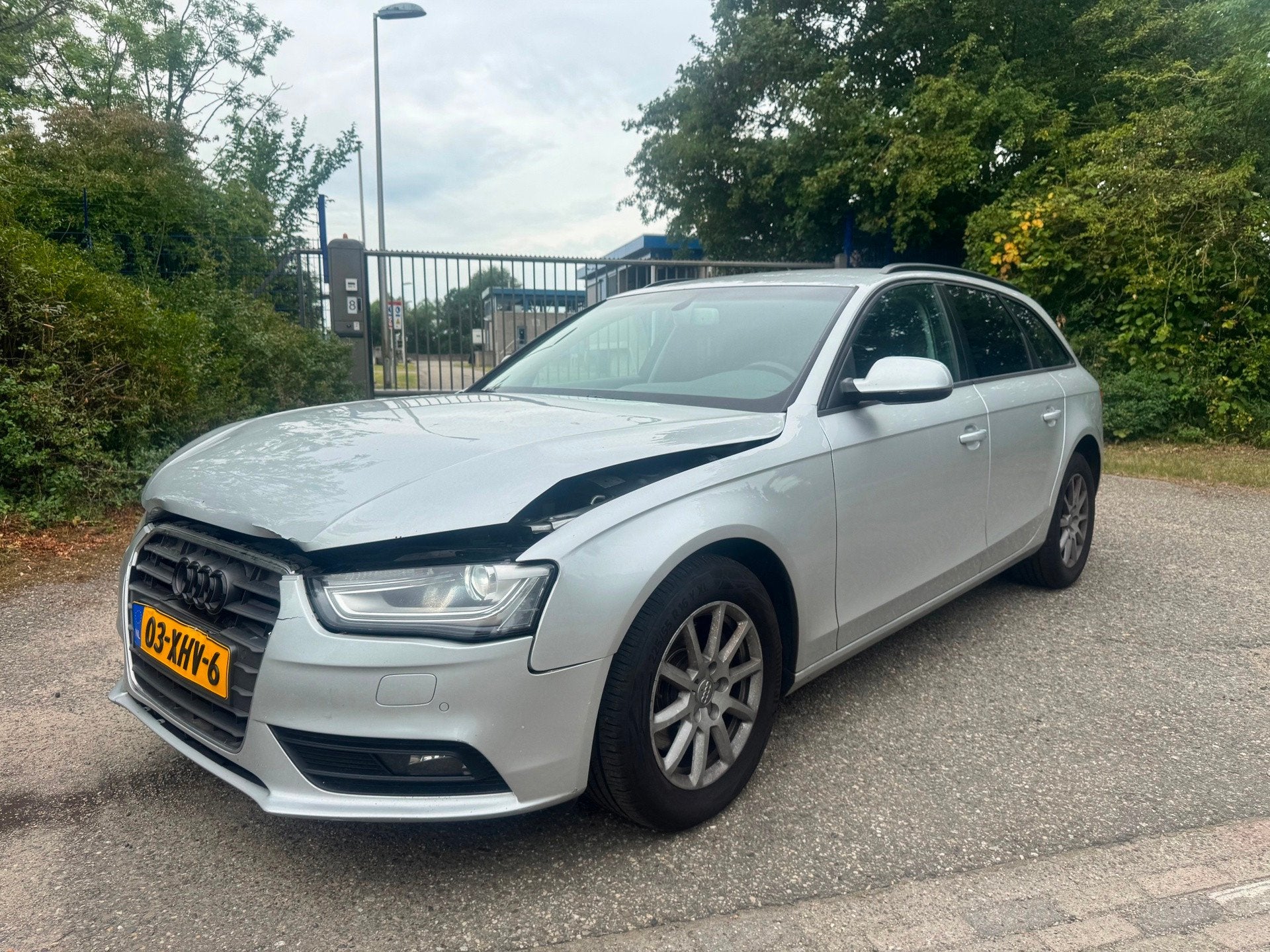 Audi A4 Avant 1.8 TFSI Pro Line *lichte schade* export of ha, Auto's, Euro 5, Stof, Gebruikt, 4 cilinders