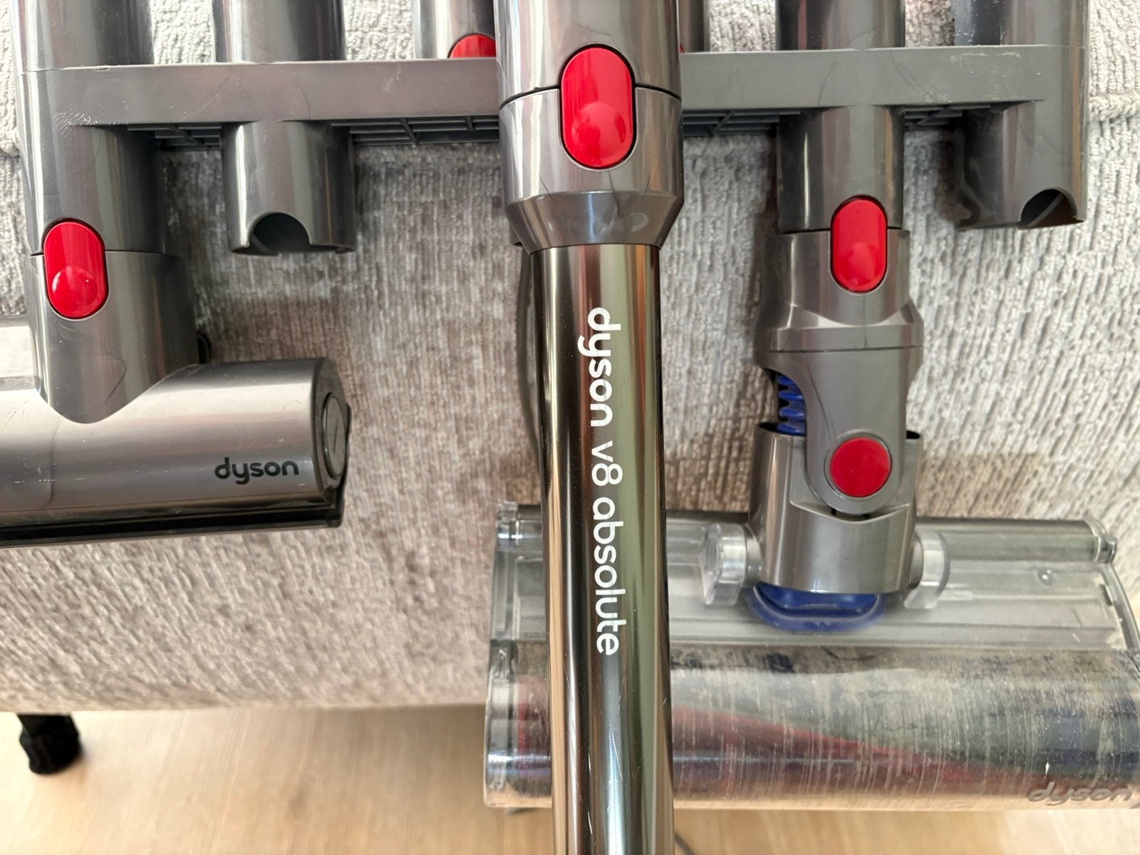 Dyson V8 absolute, Gebruikt, Inclusief accessoires, Ophalen of Verzenden, Dyson