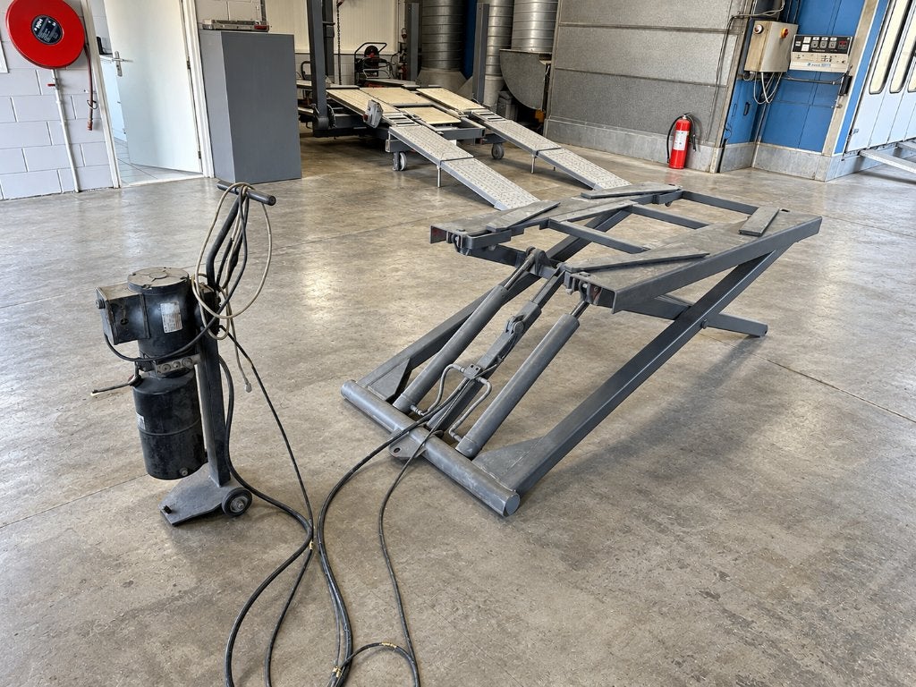 Mobiele hydraulische schaarhefbrug 220V – werkend, Ophalen, Gebruikt