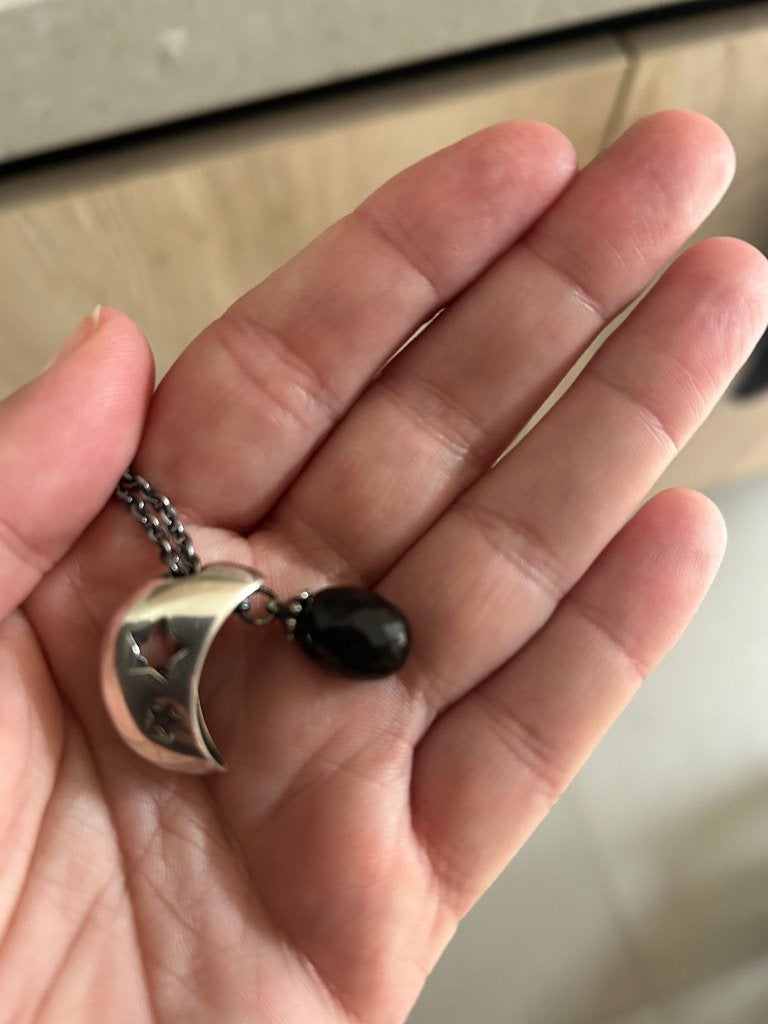 Trollbeads Onyx hanger met grote zilveren maan, Ophalen of Verzenden, Zo goed als nieuw, Trollbeads, 1 bedel