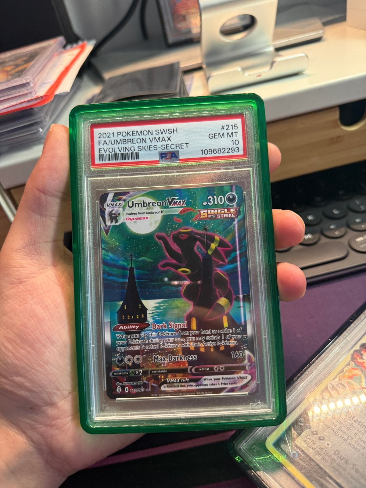 Umbreon VMAX Alt Art PSA 10 - Evolving Skies Secret Rare