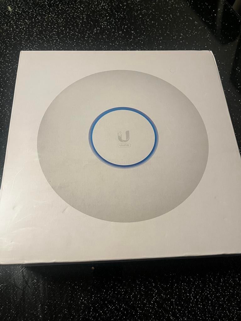 Ubiquiti UniFi 6 Long-Range, Computers en Software, Accesspoints, Ophalen of Verzenden, Zo goed als nieuw