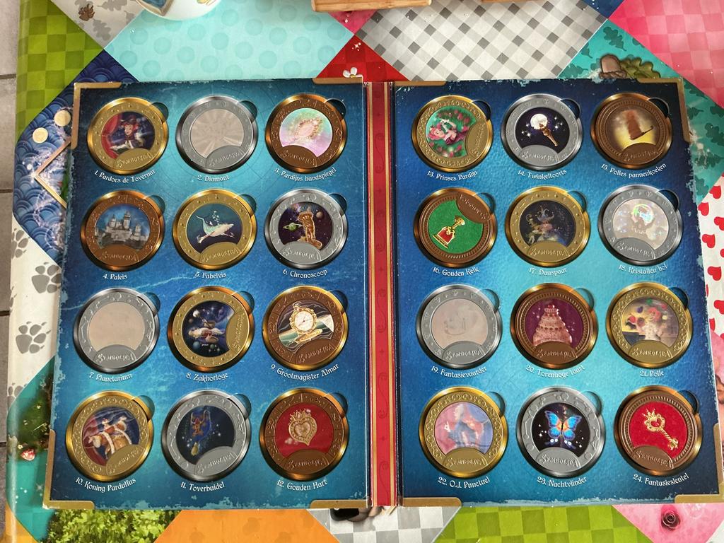 Efteling Symbolica Verzamelalbum voor Medaillons, Verzamelen, Efteling, Zo goed als nieuw, Overige typen, Ophalen of Verzenden